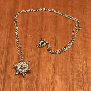 Beautiful purple Snowflake Necklace 20” Brand New!